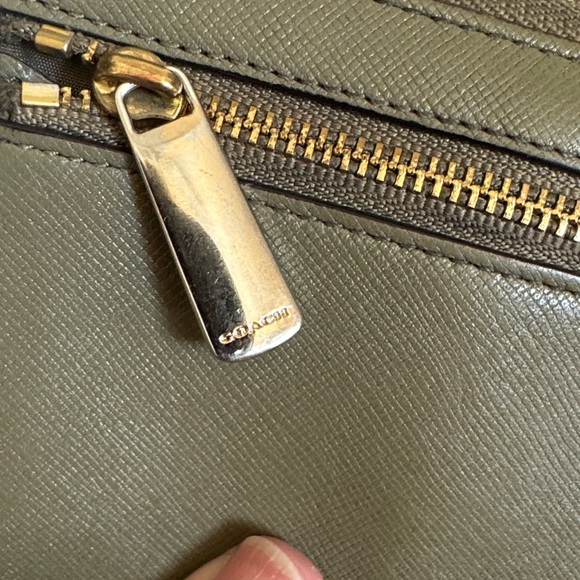 💥HOST PICK 💥Coach Sage Green Wristlet Clutch - Picture 15 of 16